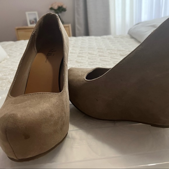 Suede plate forms - Picture 2 of 3